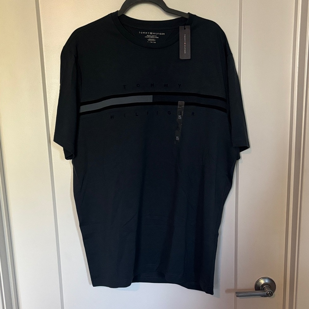 NWT Tommy Hilfiger Men’s Short Sleeve TShirt Size XL